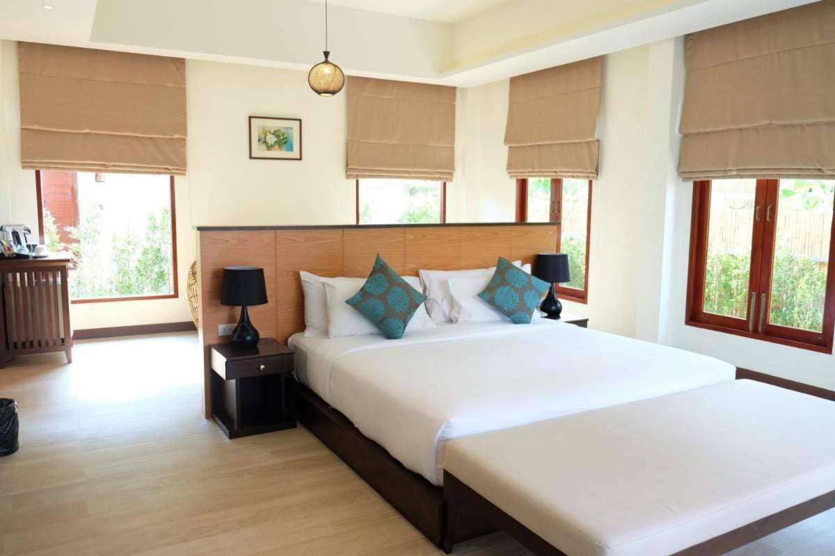 Triple Tree Beach Resort Cha-Am Exterior photo