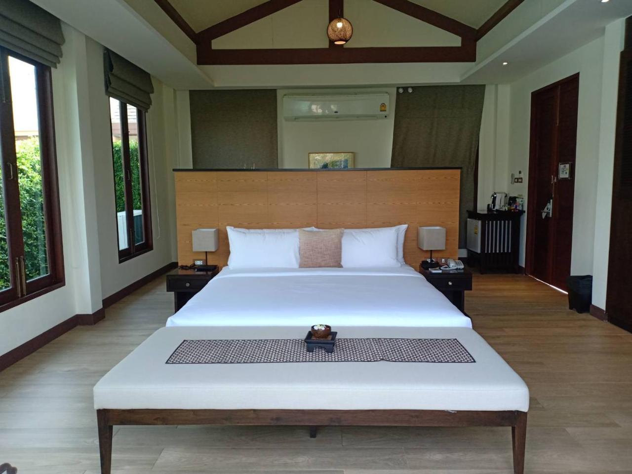 Triple Tree Beach Resort Cha-Am Exterior photo